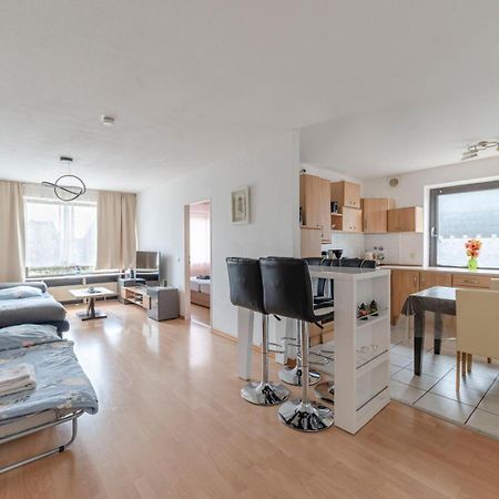 Schoene, Moeblierte Wohnung Mit Balkon Und Tiefgarage Düsseldorf Buitenkant foto